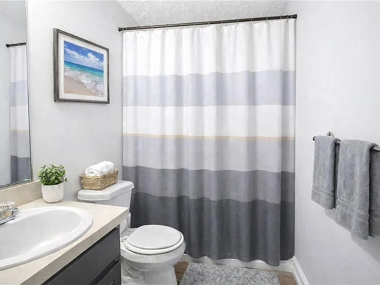 10348 Commons Xing — Photo 5