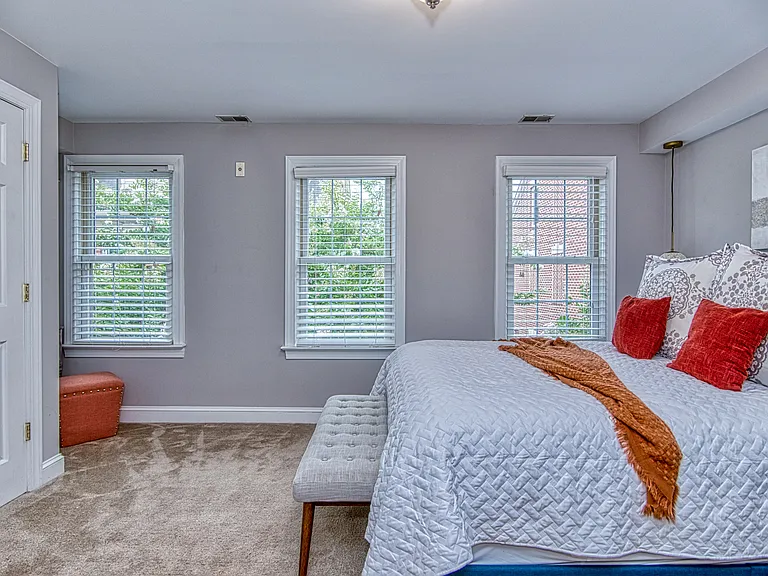 2272 S Garfield St — Photo 31