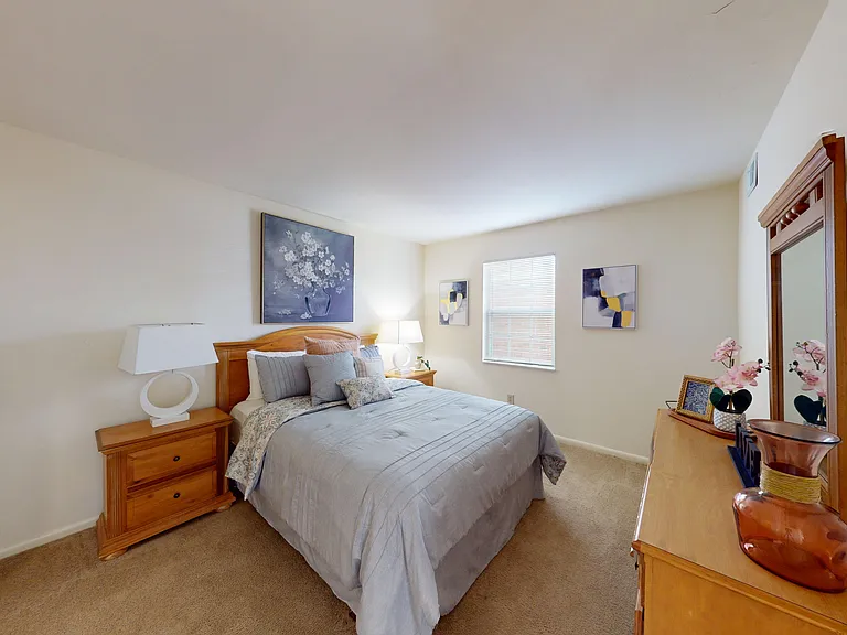 Lakewood Garden Apartments — Photo 11