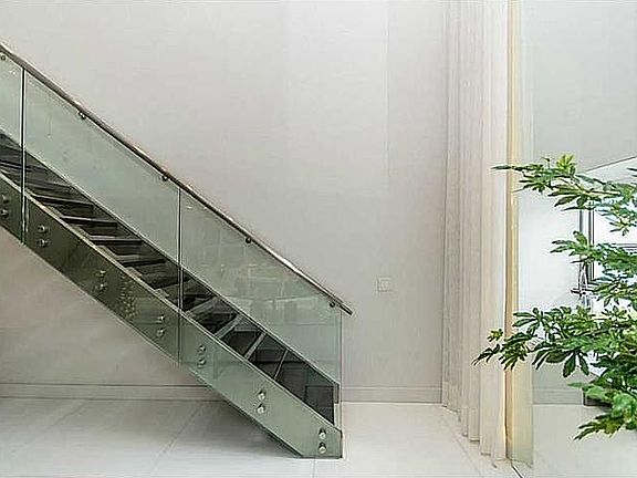 5th image of 125 Ocean Dr APT F201