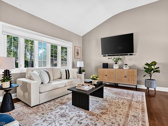 4th image of 151 PROSPECT STREET