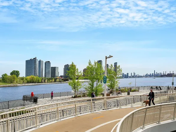 50 Sutton Place South image 10 of 11