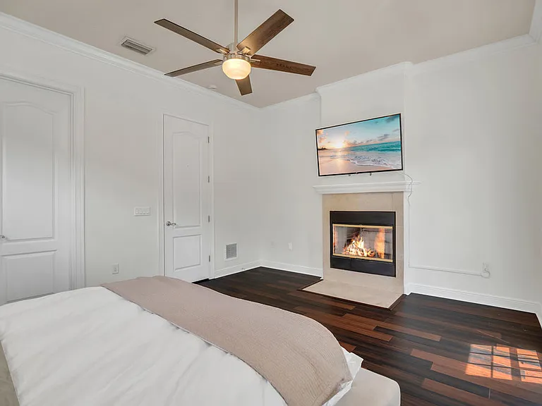 11 N Forest Ave #3 — Photo 15