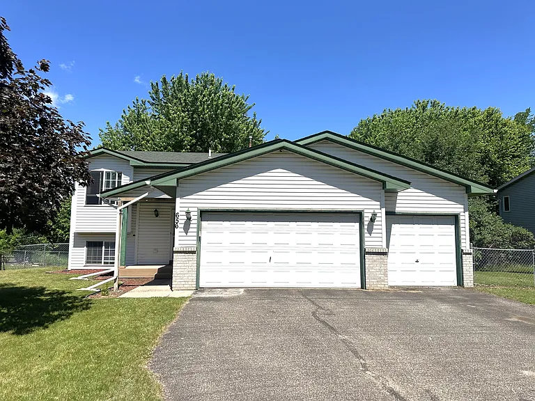 656 Joes Lake Rd SE — Photo 1