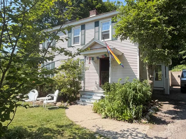 47 Beacon St, North Adams, MA 01247