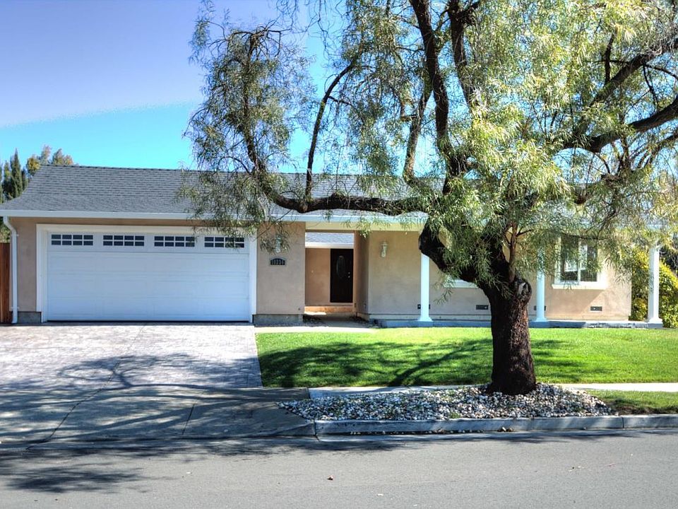 1st image of 10234 S Portal Ave