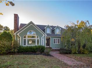 34 Highview Dr, Uxbridge, MA 01569