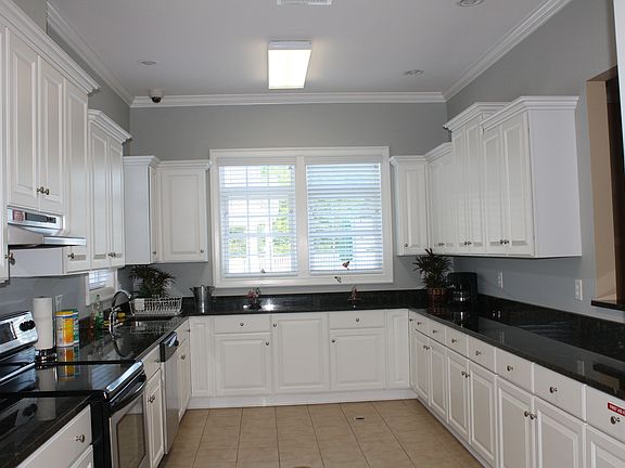 Clubhouse Entertaining