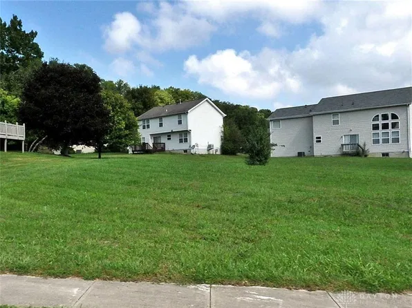 6326 Stoney Creek Dr, Huber Heights, OH 45424