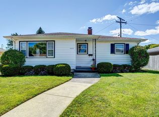 2005 35th Pl, Kenosha, WI 53140