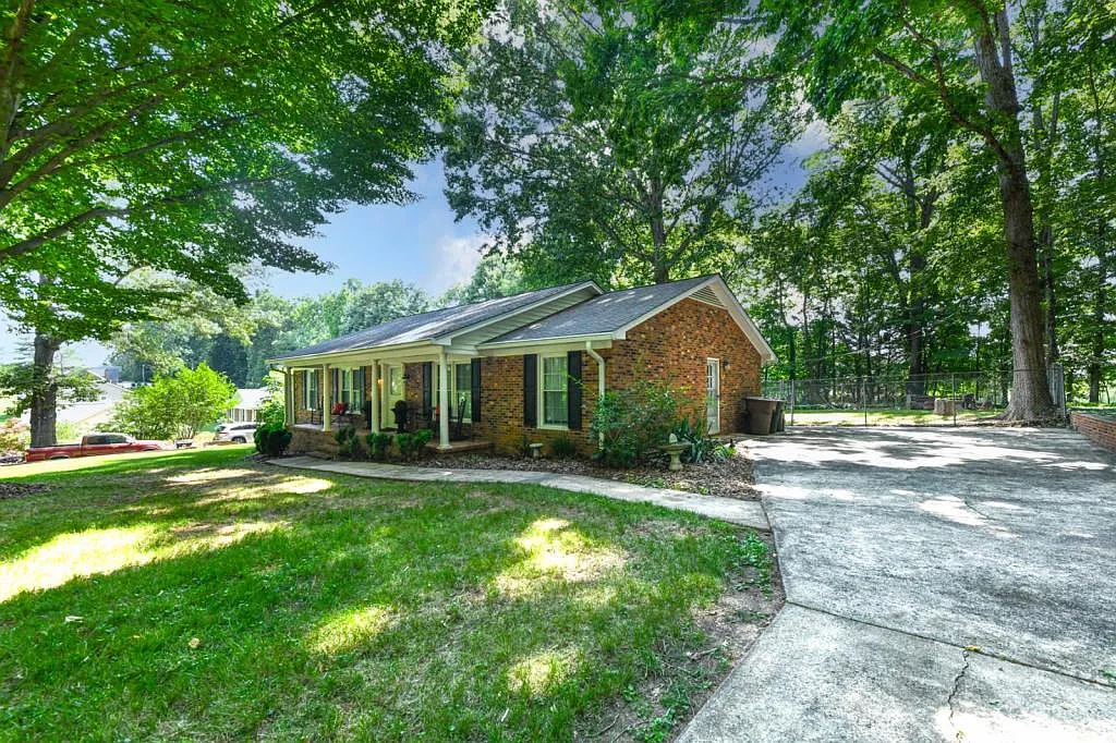 4801 Sweetbriar Rd — Photo 3