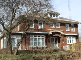 715 Park Pl, Kankakee, IL 60901