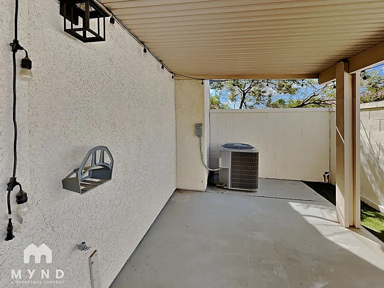 8042 Laurena Ave — Photo 33