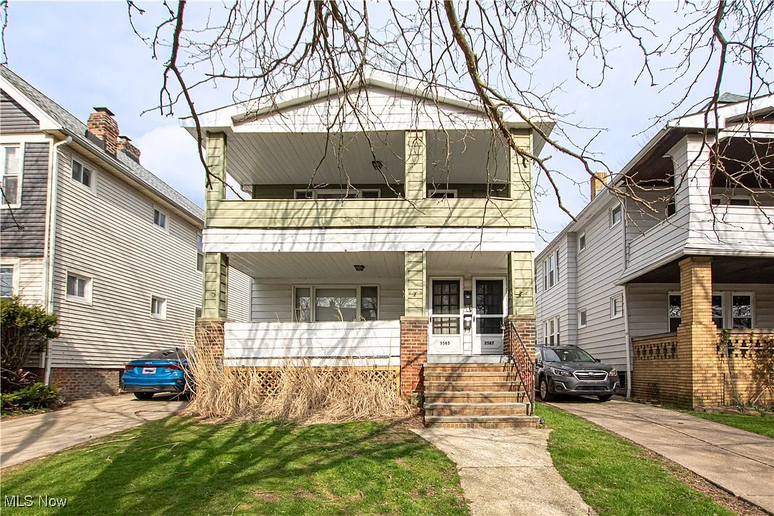 3585 W 120th St photo 1