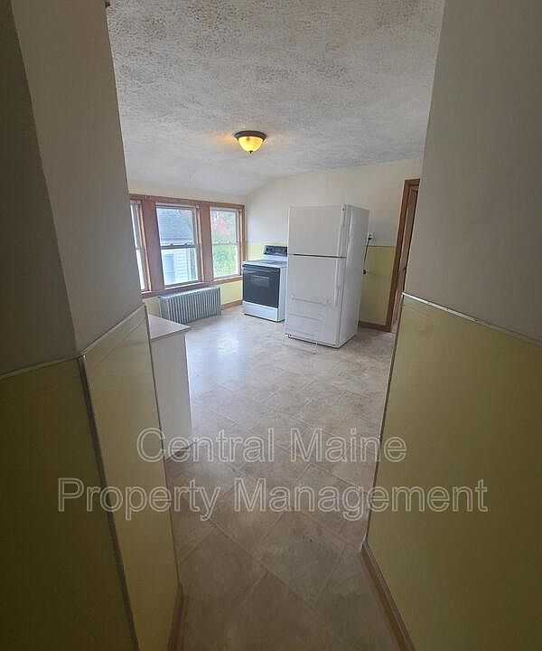 2nd image of 474 Main St #3