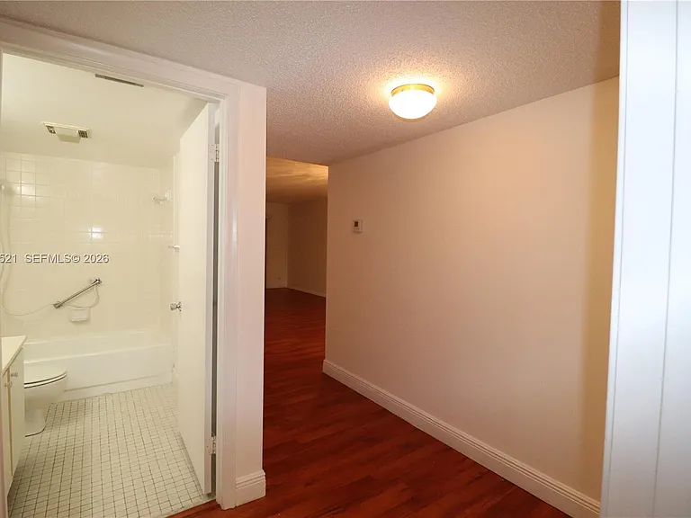 1200 SW 124th Ter #201O — Photo 5
