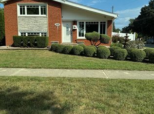 10545 S Kenneth Ave, Oak Lawn, IL 60453