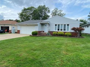 4819 N Sedgewick Rd, Lyndhurst, OH 44124