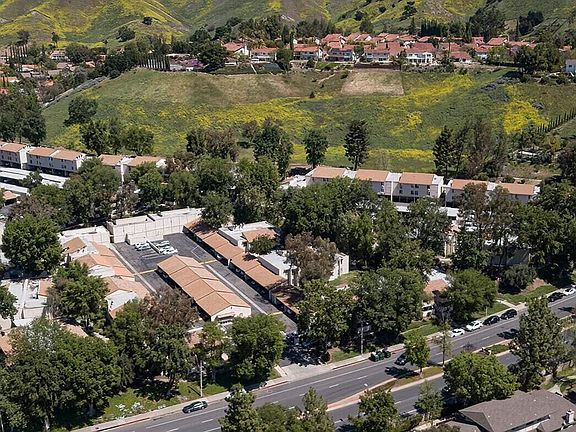 2nd image of 28915 Thousand Oaks Blvd Unit 186