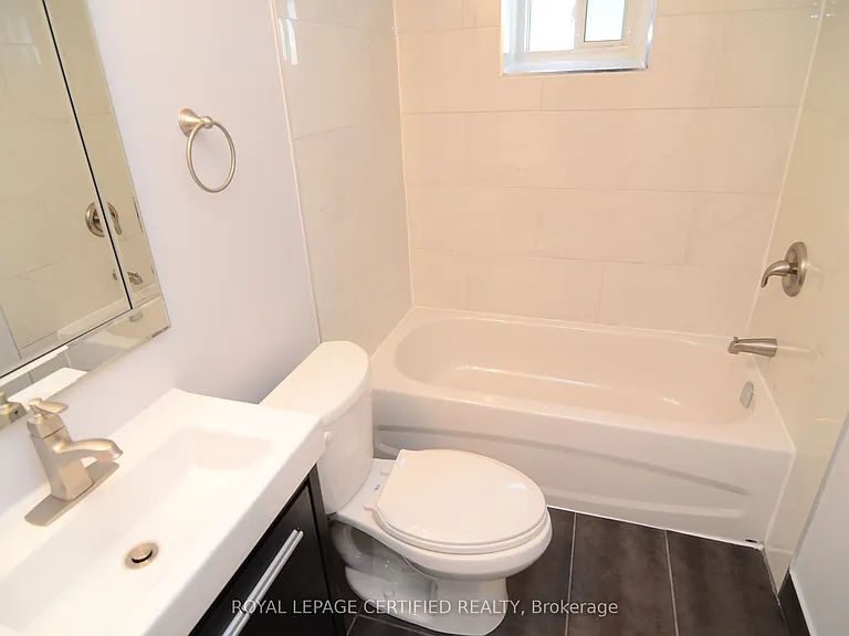 30 Blakemanor Blvd #BASEMENT — Photo 9