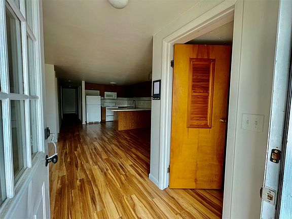 3rd image of 507 Hill Ave #2