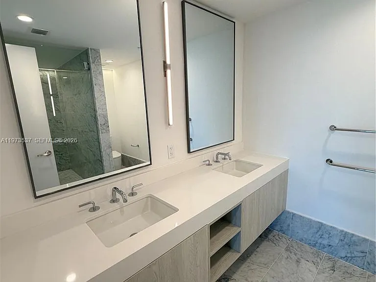 9201 E Bay Harbor Dr #309 — Photo 16