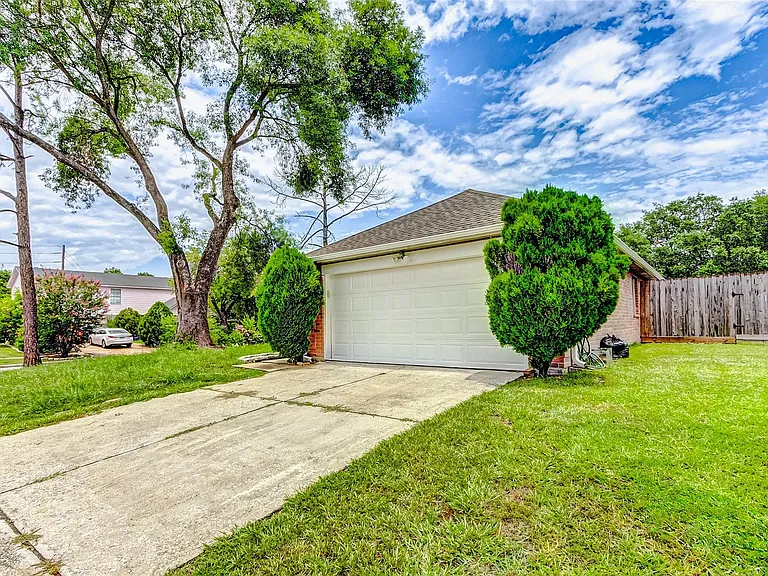 8410 Fawn Wind Ct — Photo 2