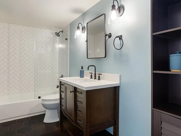 2727 NW 17th Ter #308 — Photo 8