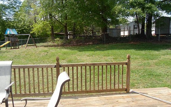 4th image of 300 Kimberlee Dr