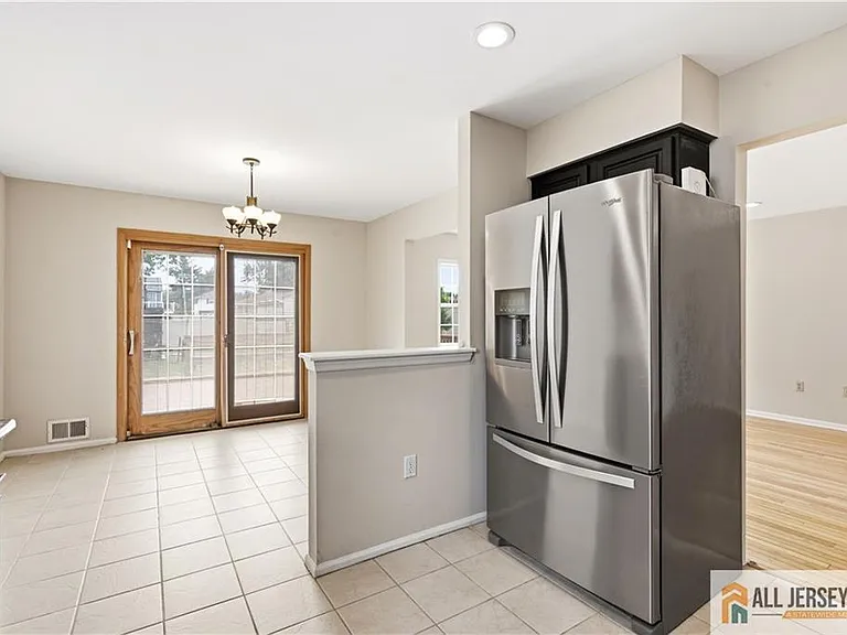 55 Parsler Pl — Photo 8