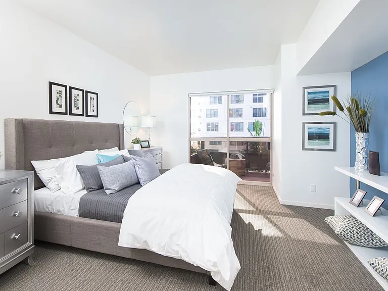 255 Grand — Photo 6