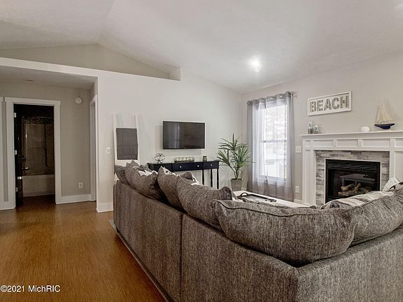 5th image of 2678 Ezekiel Dr