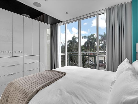 3rd image of 244 Biscayne Blvd APT 239