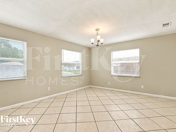4th image of 2316 Nansen Ave