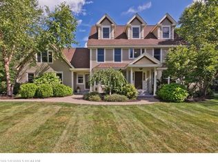 10 Bridle Path, Falmouth, ME 04105