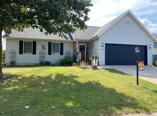 4208 W Carrousel Ln, Peoria, IL 61615