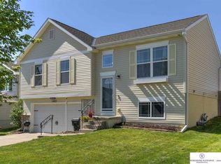 19512 T St, Omaha, NE 68135