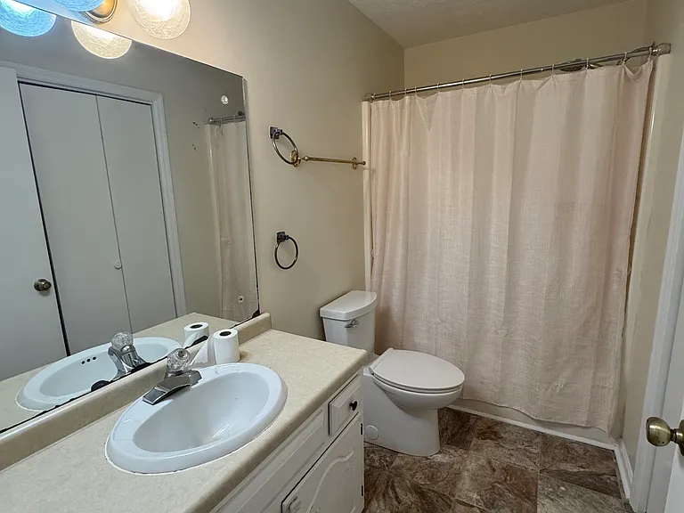 1041 Limmerick Dr — Photo 15