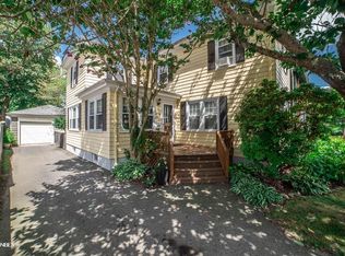 4 Ellery Rd, Newport, RI 02840
