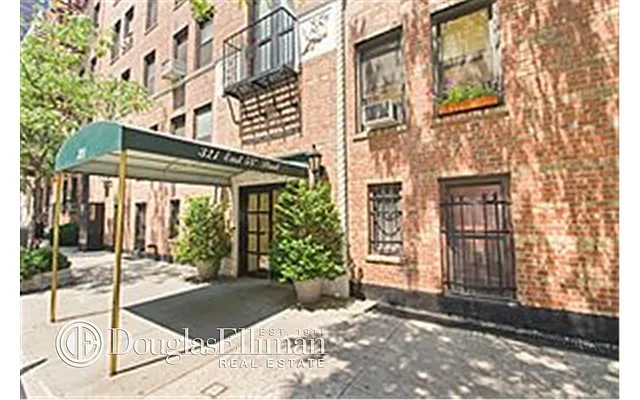 Sold by Douglas Elliman | media 10