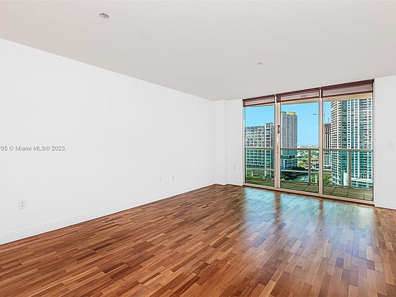 3rd image of 31 SE 5th St APT 2507