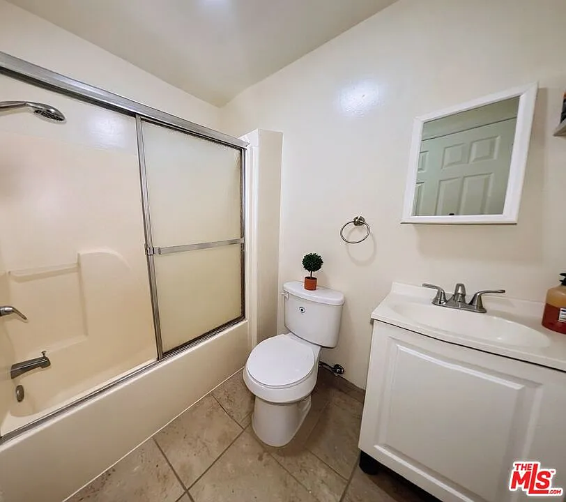 2 bed, 2.0 bath, 950 sqft, $2,650 — Photo 2