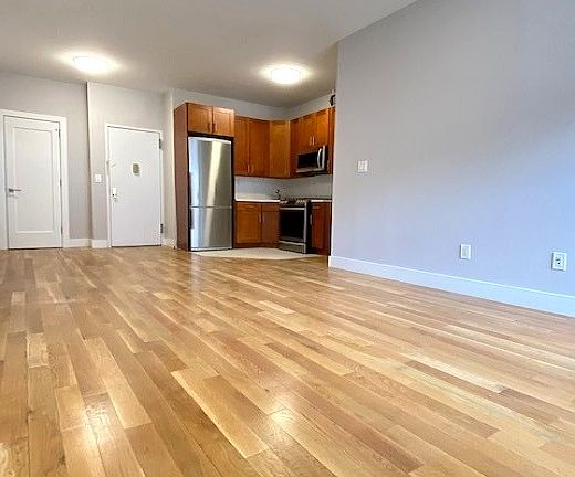 2nd image of 175 W 81st St APT 4C