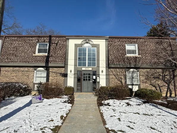 889 Trace Dr APT 208, Buffalo Grove, IL 60089