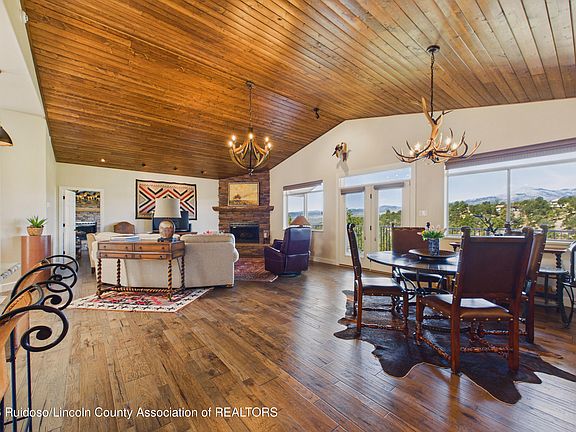 3rd image of 201 Timberline Ct
