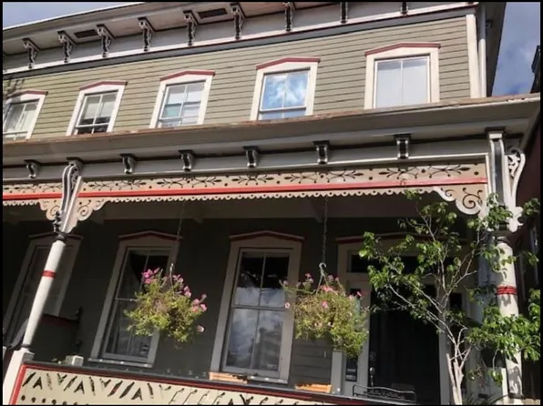 318 W Bolton St, Savannah, GA 31401