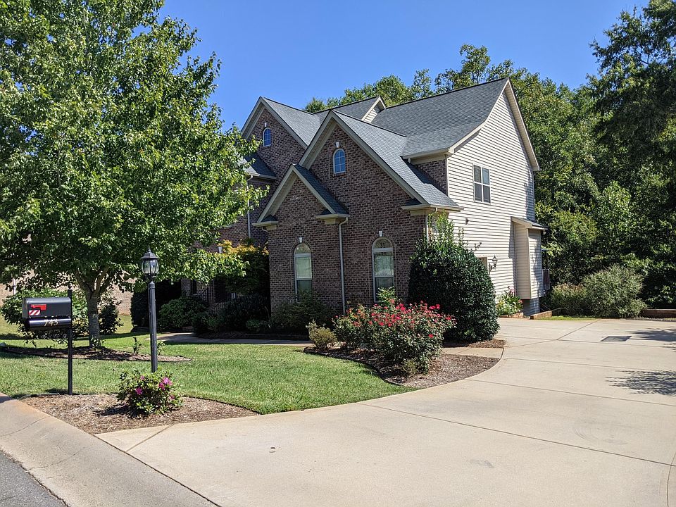 1st image of 743 Irish Green Dr