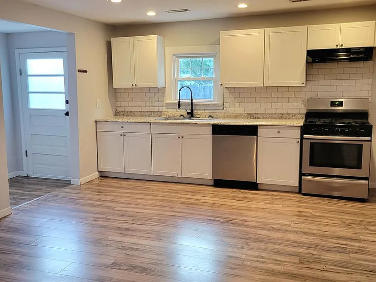 5137 Lakeview Dr — Photo 7