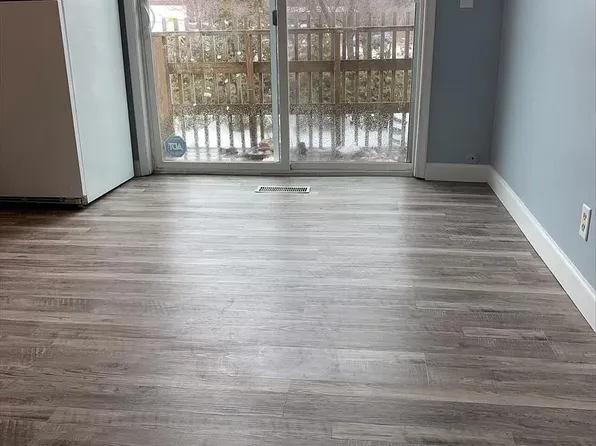 1617 Greencrest Ave, East Lansing, MI 48823