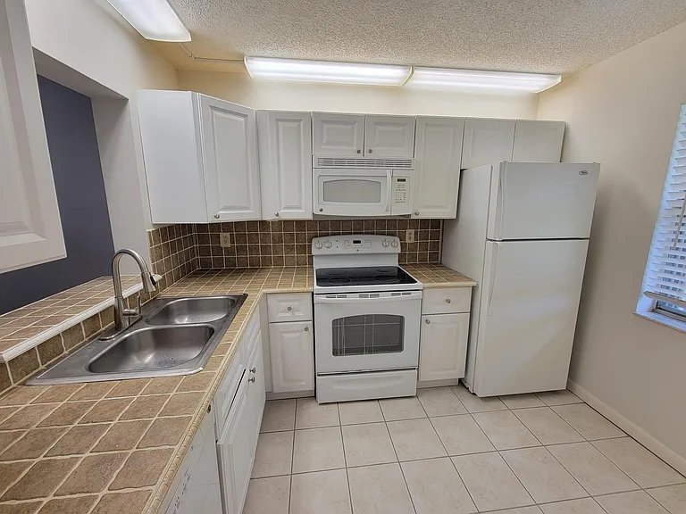 3041 SW Aster Ln #505 — Photo 4